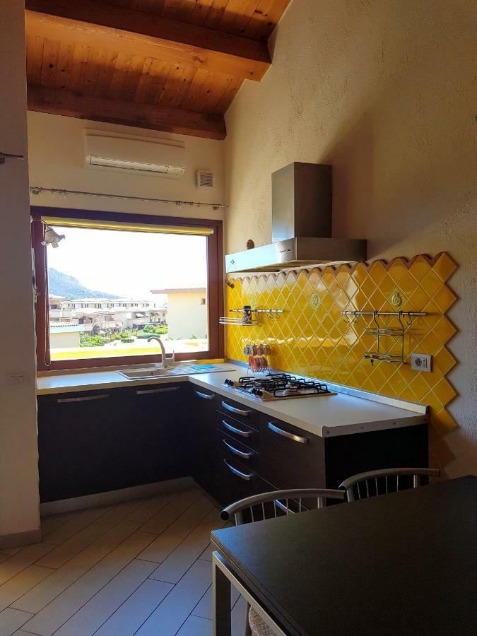 La Casa Di Chris Apartment Golfo Aranci Luaran gambar