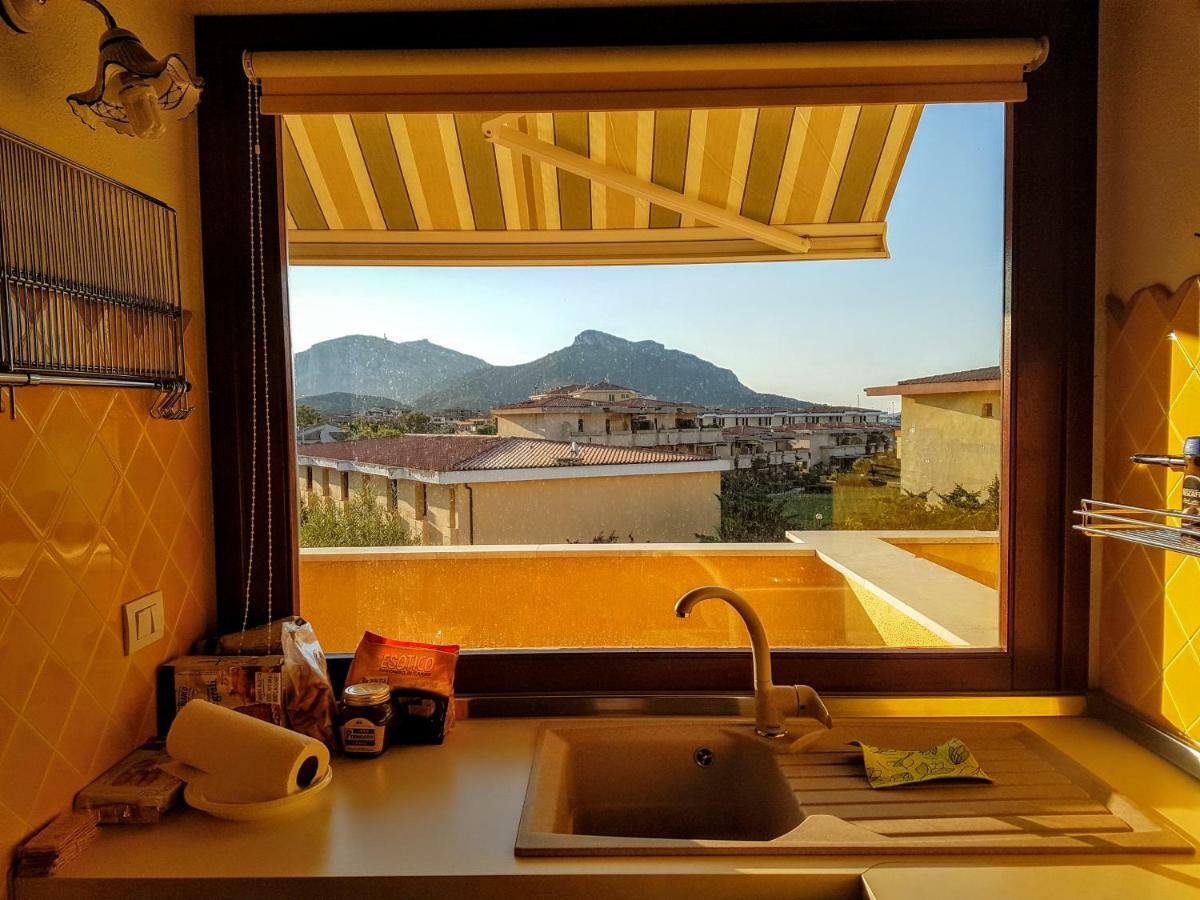 La Casa Di Chris Apartment Golfo Aranci Luaran gambar