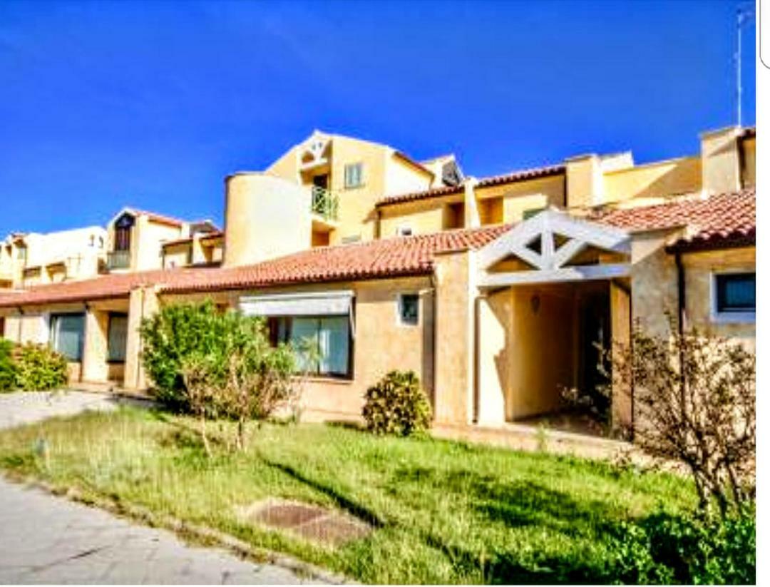 La Casa Di Chris Apartment Golfo Aranci Luaran gambar